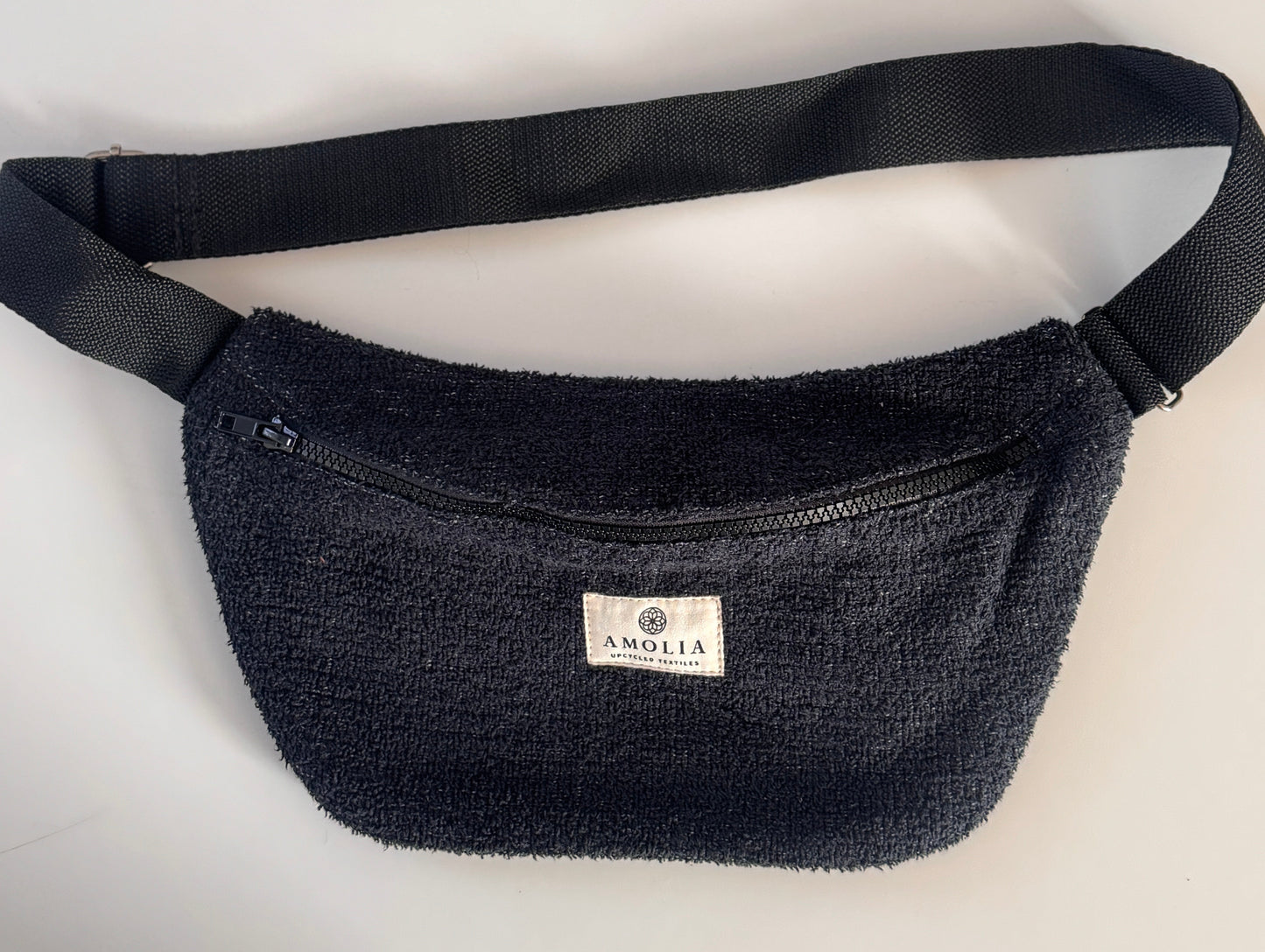 Upcycled skuldertaske, lille OUTLET