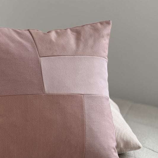 Upcycled pudebetræk, 50x50cm, lyserød patchwork