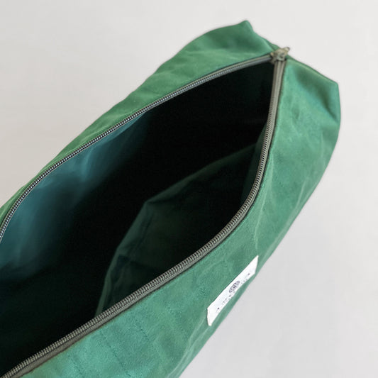 Upcycled toilettaske, stor, grøn, Hugo