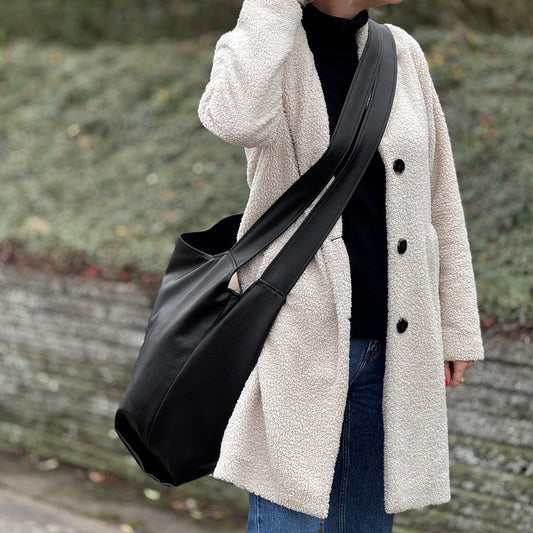 Upcycled mega shopper, sort vegansk læder