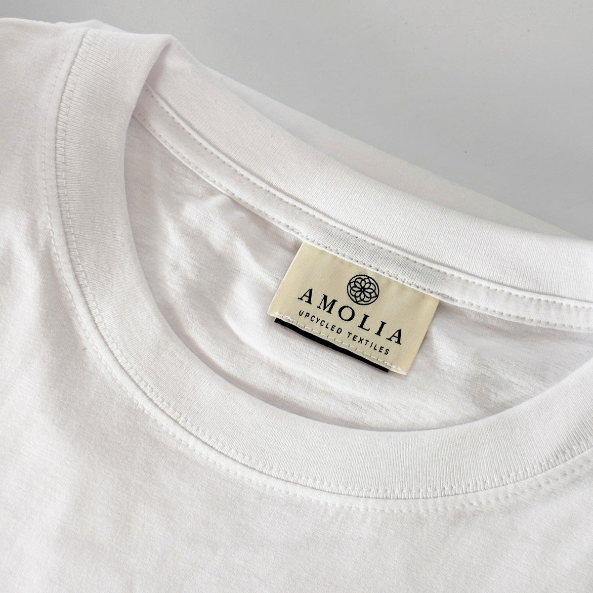 Upcyclet T-shirt, medium, hvid med sororitjé