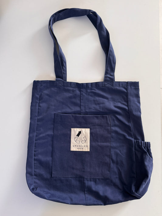 Upcycled mulepose med flaskeholder, marine blå OUTLET