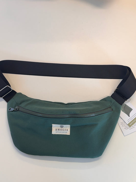 Upcycled skuldertaske, lille, grøn OUTLET