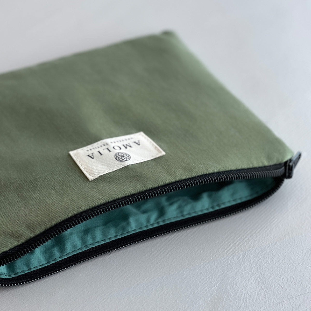 Upcycled taske, medium, olivengrøn