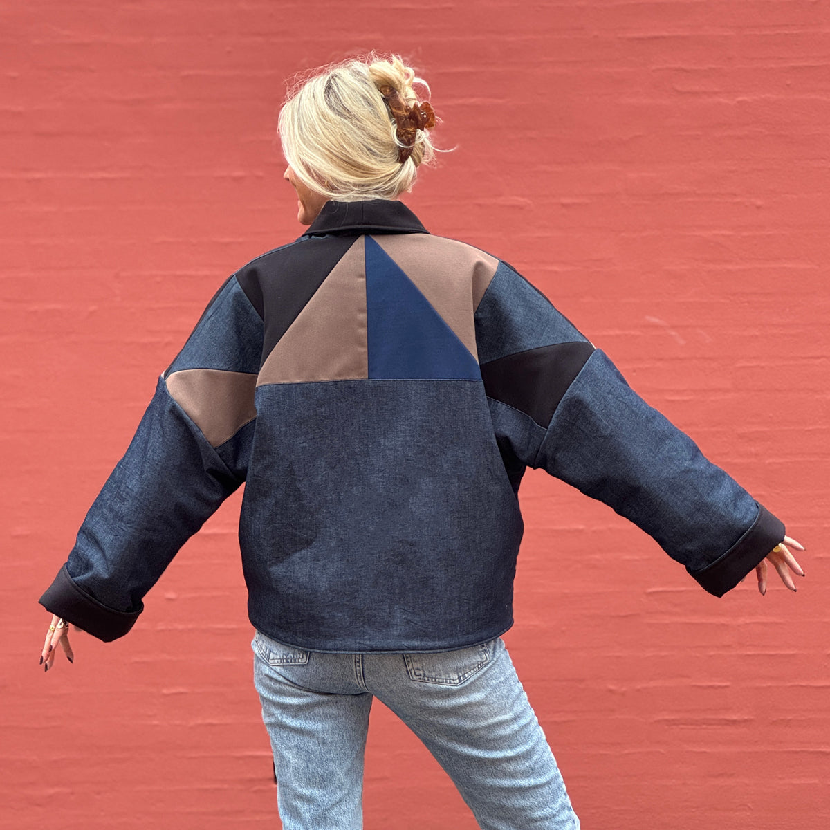 Upcycled Patchwork Jakke, Denim, One-size - 'Perlemørke'