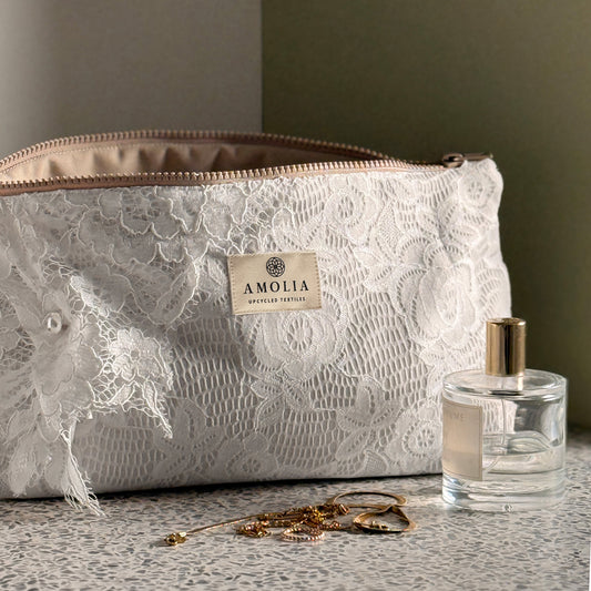 Upcycled toilettaske, blonde