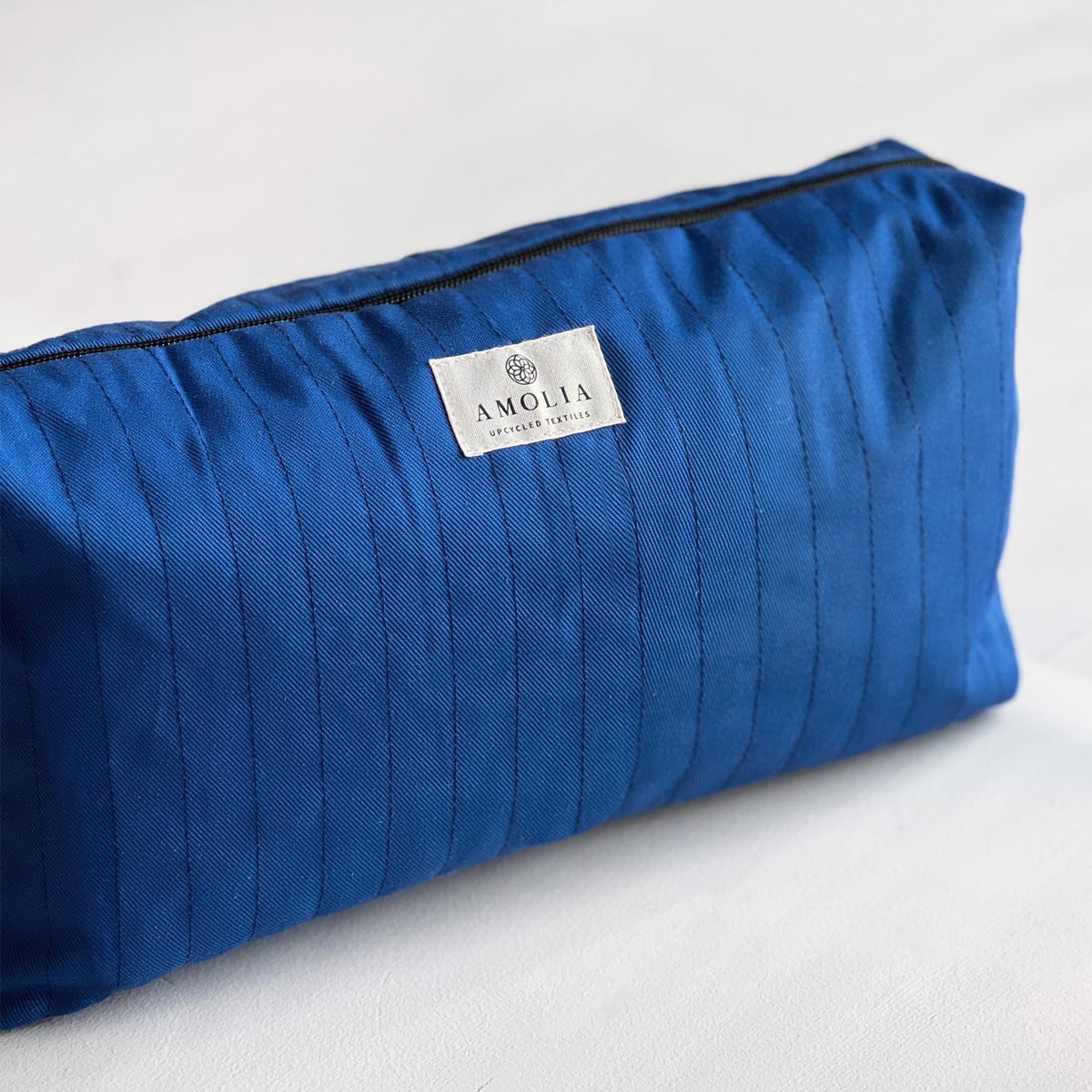 Upcycled toilettaske, stor, kobolt blå