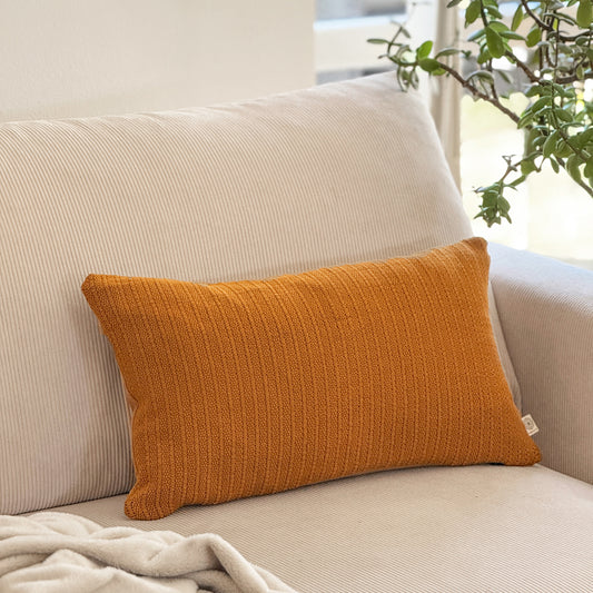 Upcycled pudebetræk, 30x50cm, brændt orange, strikket