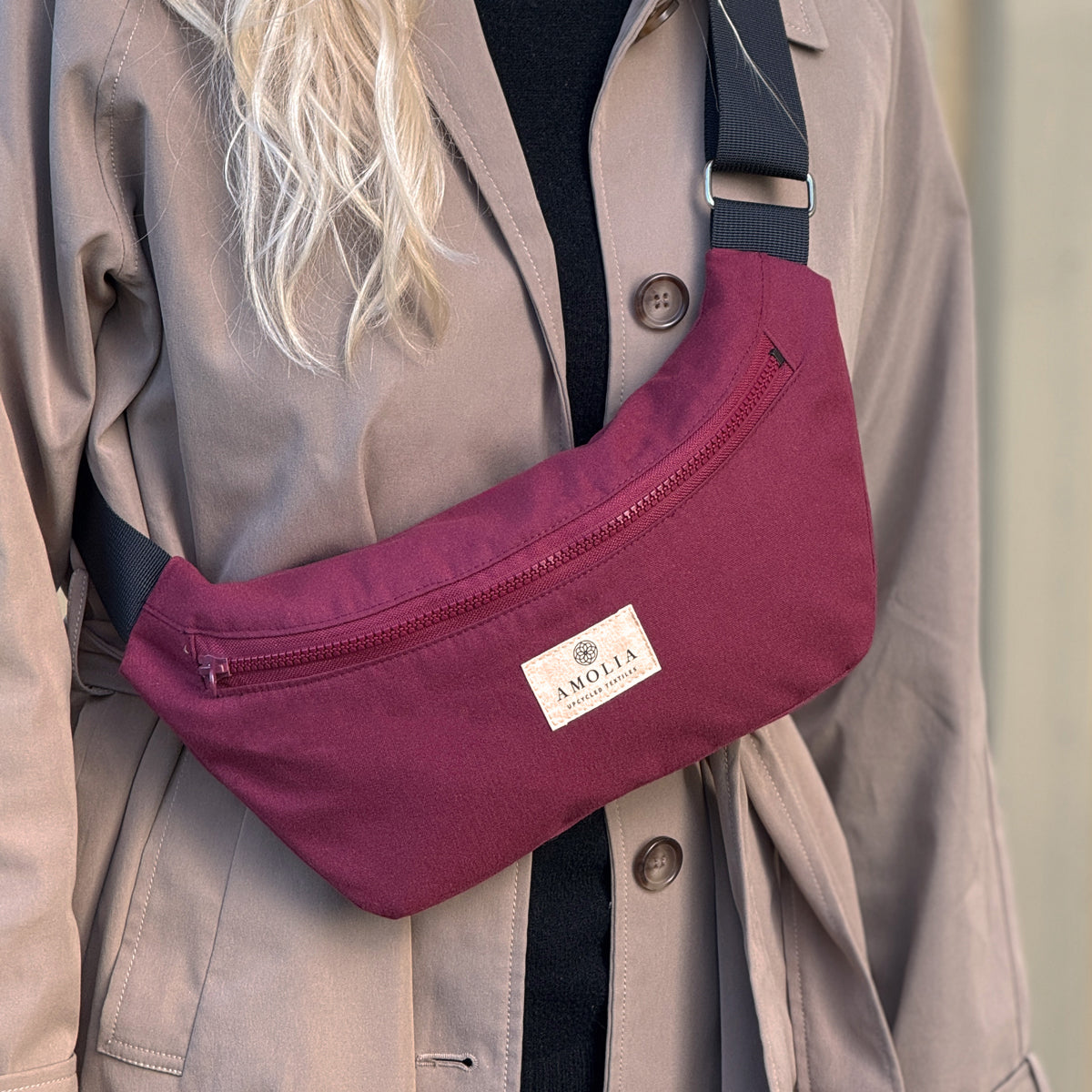 Upcycled shoulder bag, small, dark red