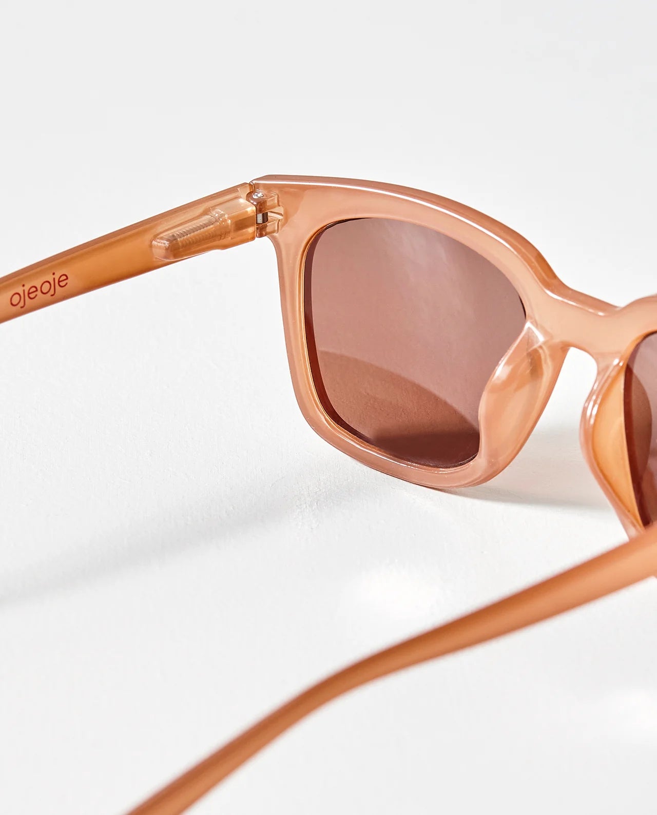 Recycled solbriller - Model D, Sand