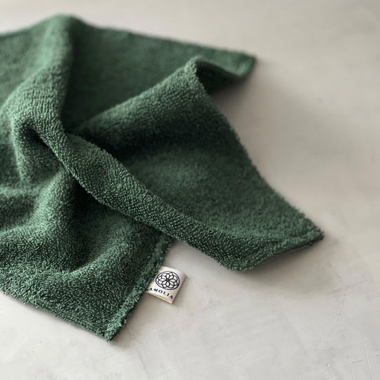 Amolia-flannel-washcloth-forest-green-2