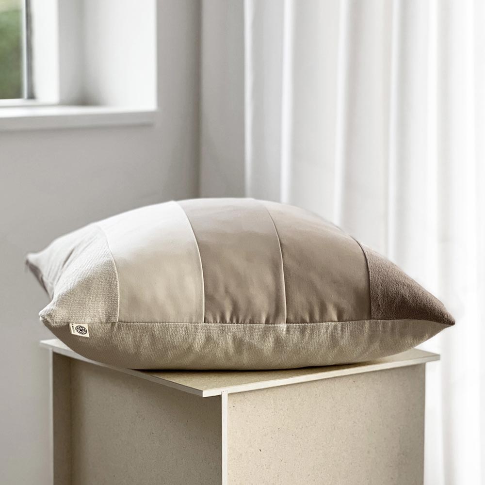 Amolia-upcycled-cushion-beige-brown-50&#215;50-olivia-4